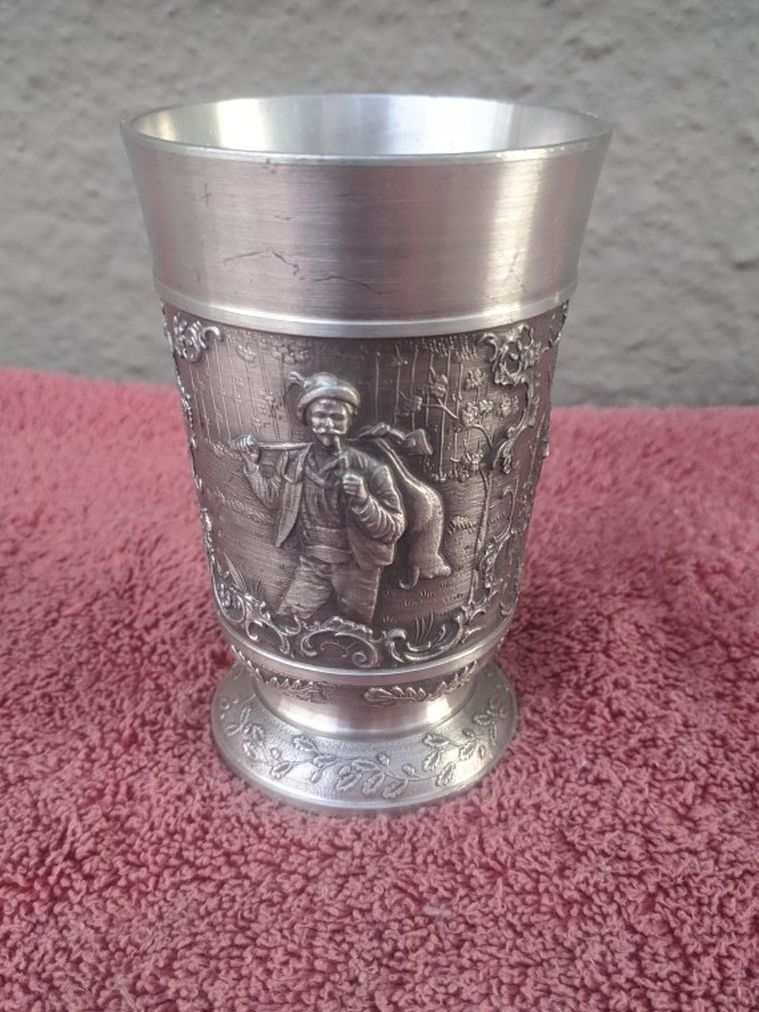 Beautiful 4"1/2 Vintage Medieval Globlet Pewter