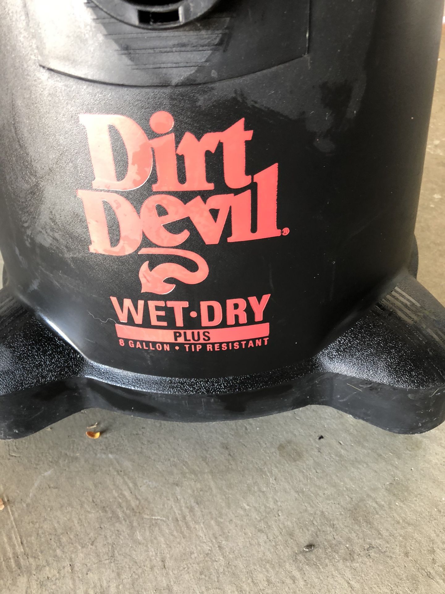 Dirt Devil Wet Dry Plus 8 gallon vac