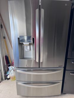 LG Refrigerador everything work