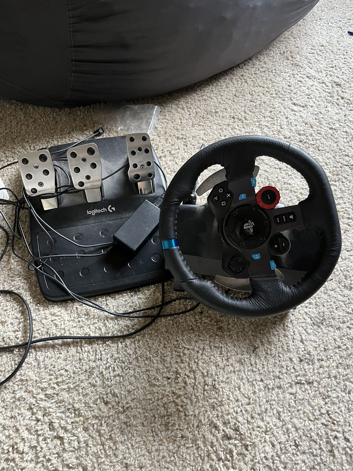 Logitech - G29 Driving Force Racing Wheel and Floor Pedals for PS5, PS4, PC, Mac - Black