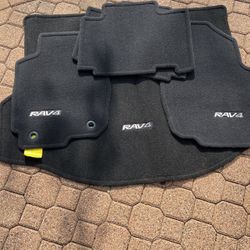 Toyota Rav4 Mats Set 