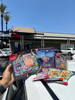 Chaos Rising ETB, Bundle & Sleeves
