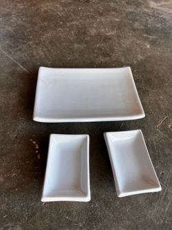 White Ceramic Sushi Plate and Dipping Dish Set