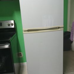 Refrigerator 