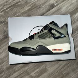 Air Jordan 4 Retro Undefeated Sz 10 