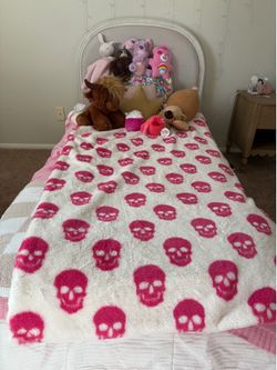Twin bed frame/bed RH .