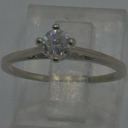 14KT WHITE GOLD ENGAGEMENT RING 1.5 GRAMS W 1 DIAMOND 0.33PTS VS2 G COLOR ;SIZE 6.5 . MINT CONDITION. 866915-1. 