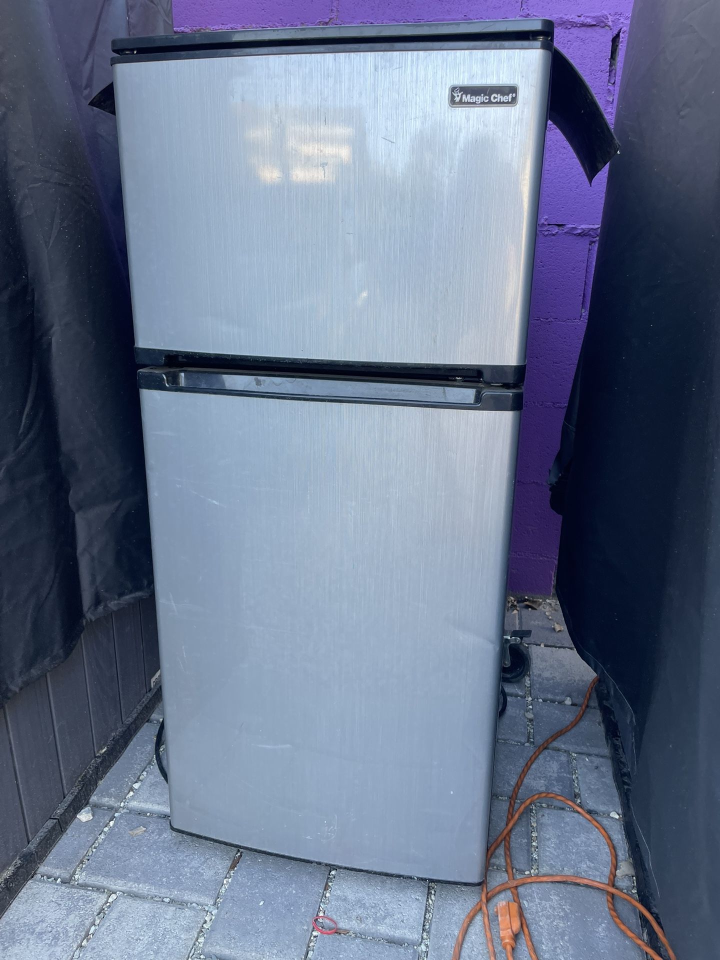 Mini Fridge / Freezer