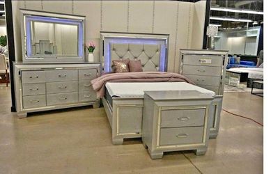4- Pieces Gray color King & Queen size Bedset with LED