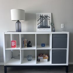 Shelving Unit With Underframe