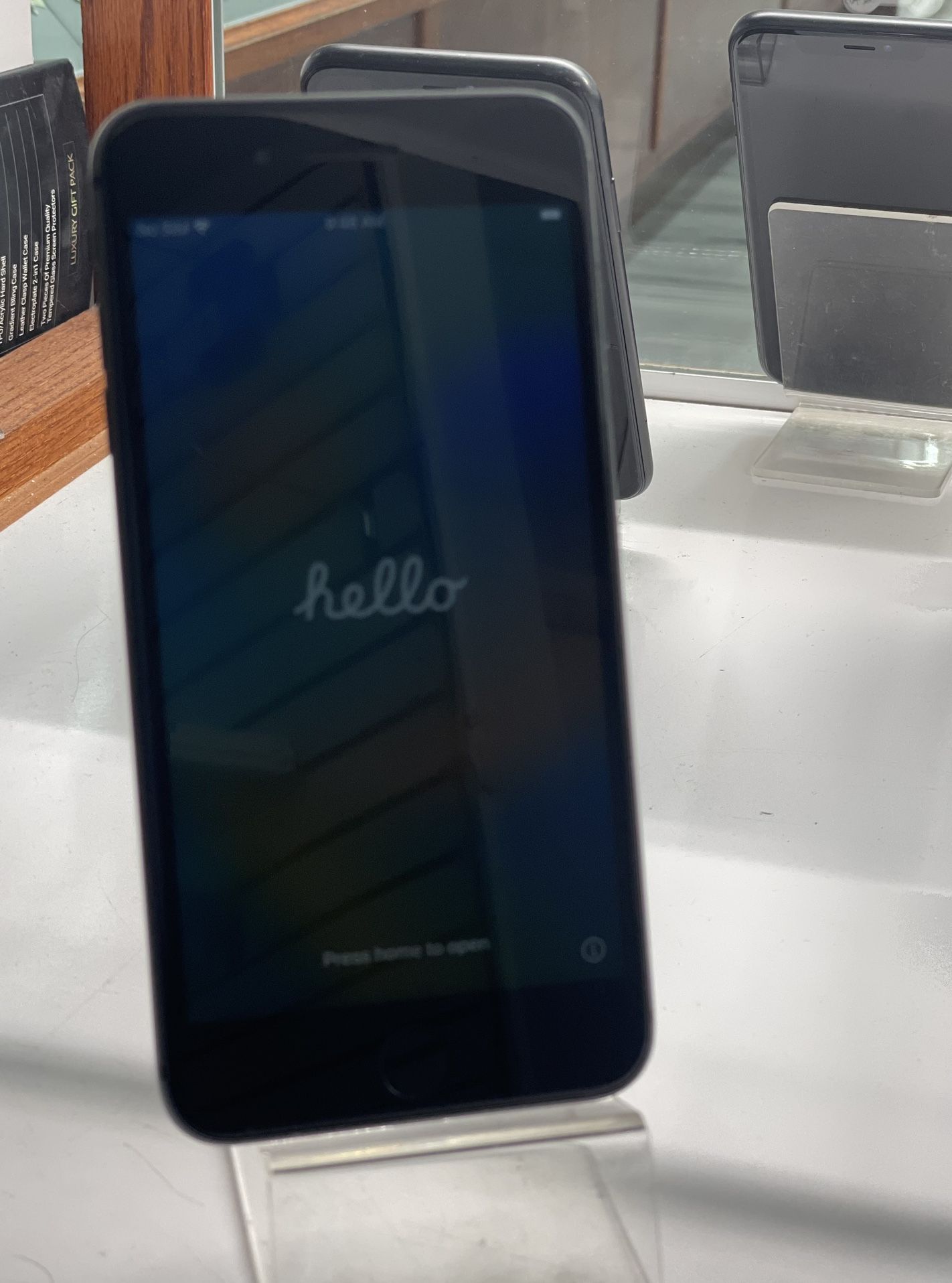 iPhones 8 Plus With Free Charger