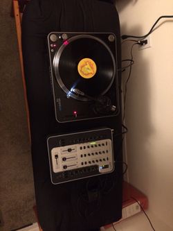 Stanton turntable and mixer