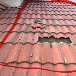 Necesitas Ayuda Con Tu Techo Roof