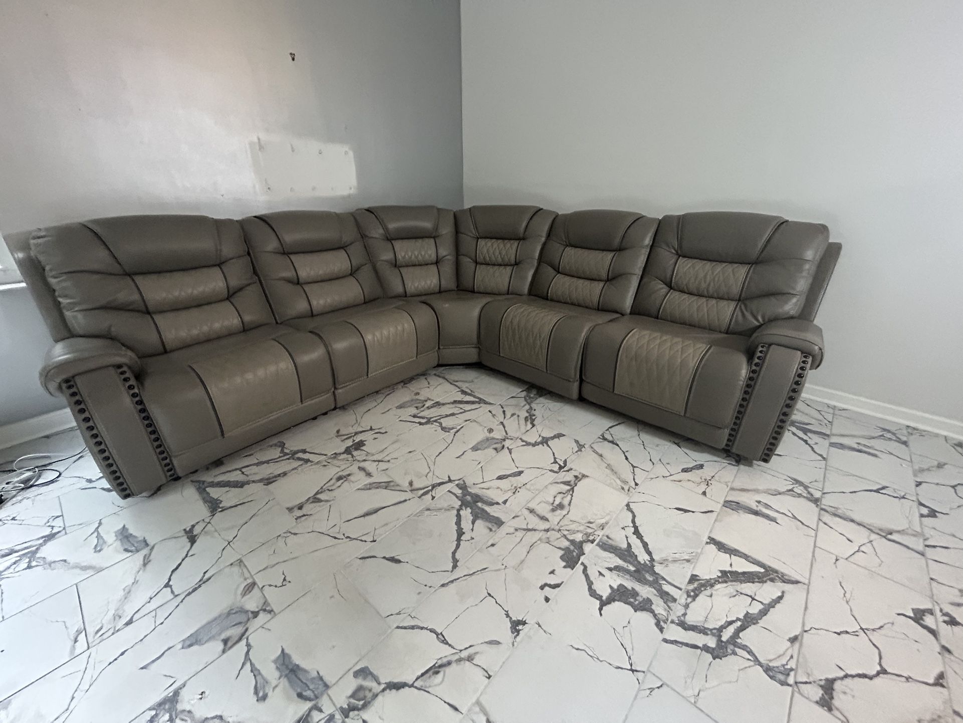 LUXURY COUCH