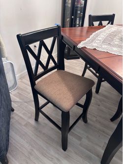 Hi - Table and  4 chairs