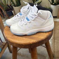 Jordan 11 Columbia