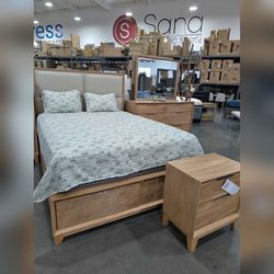 4Pc Wooden bedroom set with King Queen bed frame with drawers