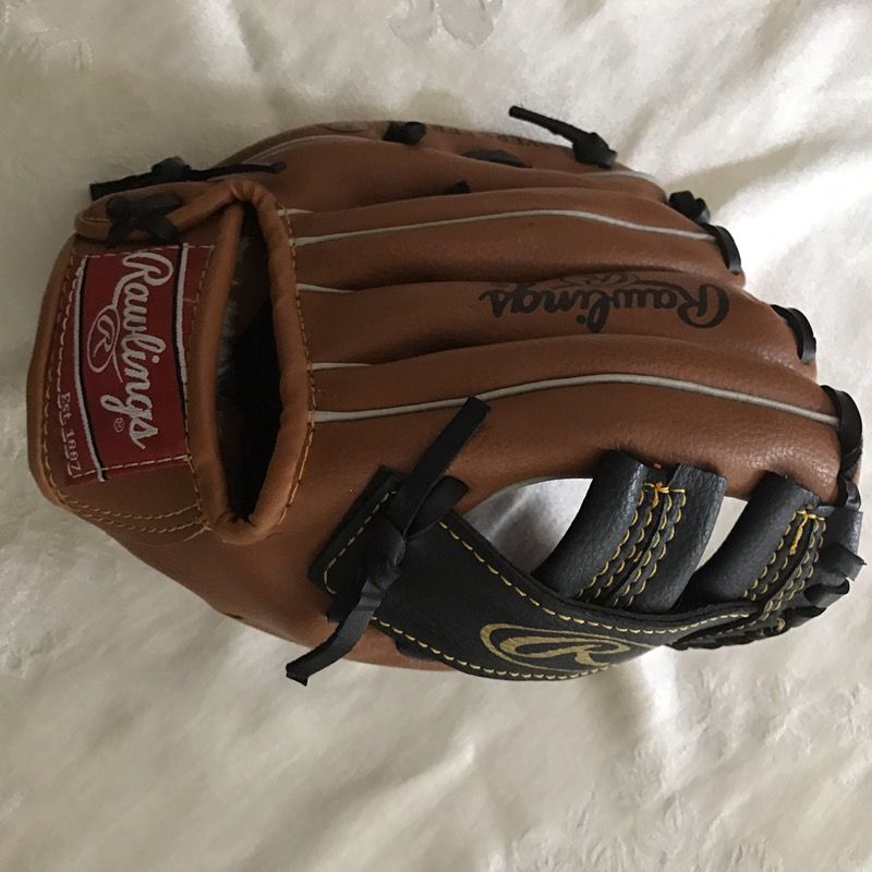 Rawlings Left hand 8 1/2" glove new
