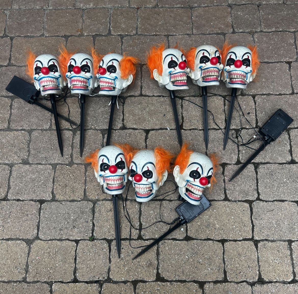 3 Piece Animated Laughing Clown Skulls With Stakes Funny Fashions