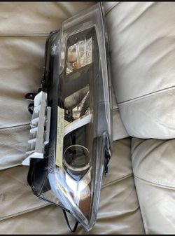 2018 Nissan Maxima Left Headlight Small Crack Band New Aftermarket