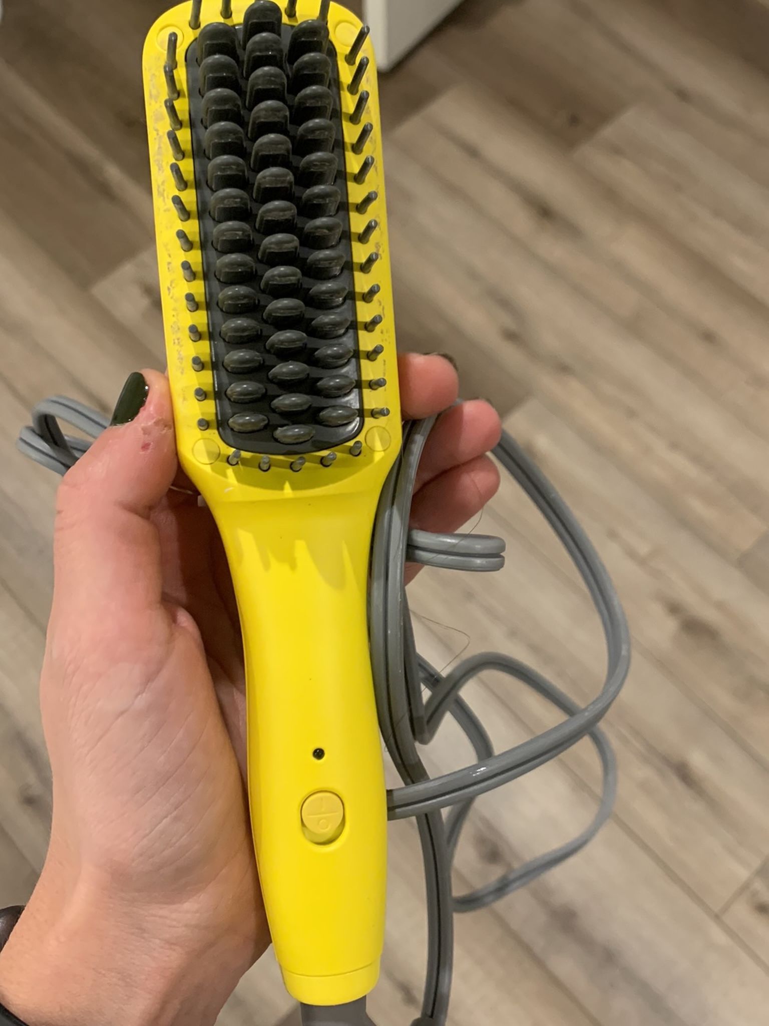 Dry bar the Brush Crush Heated Straightening Brush