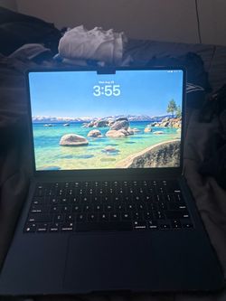 2022 MacBook Air M2 — 8GB RAM / 512GB SSD — Barely Used