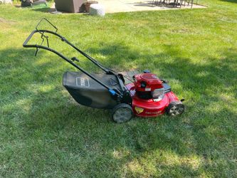 Toro smart stow self propelled gas lawnmower