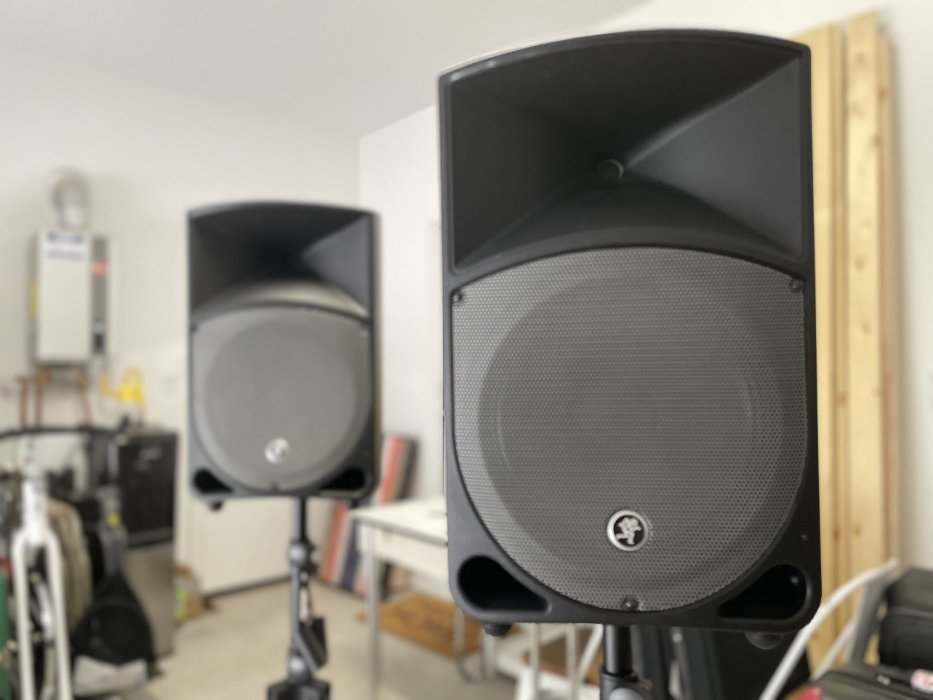 Mackie Thump 2 Way Powered Loudspeakers TH-12