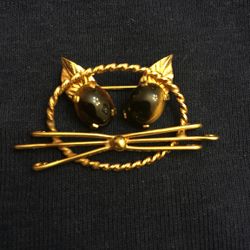 Vintage Winard Gold filled Cat Broach With Cat Eye Stones