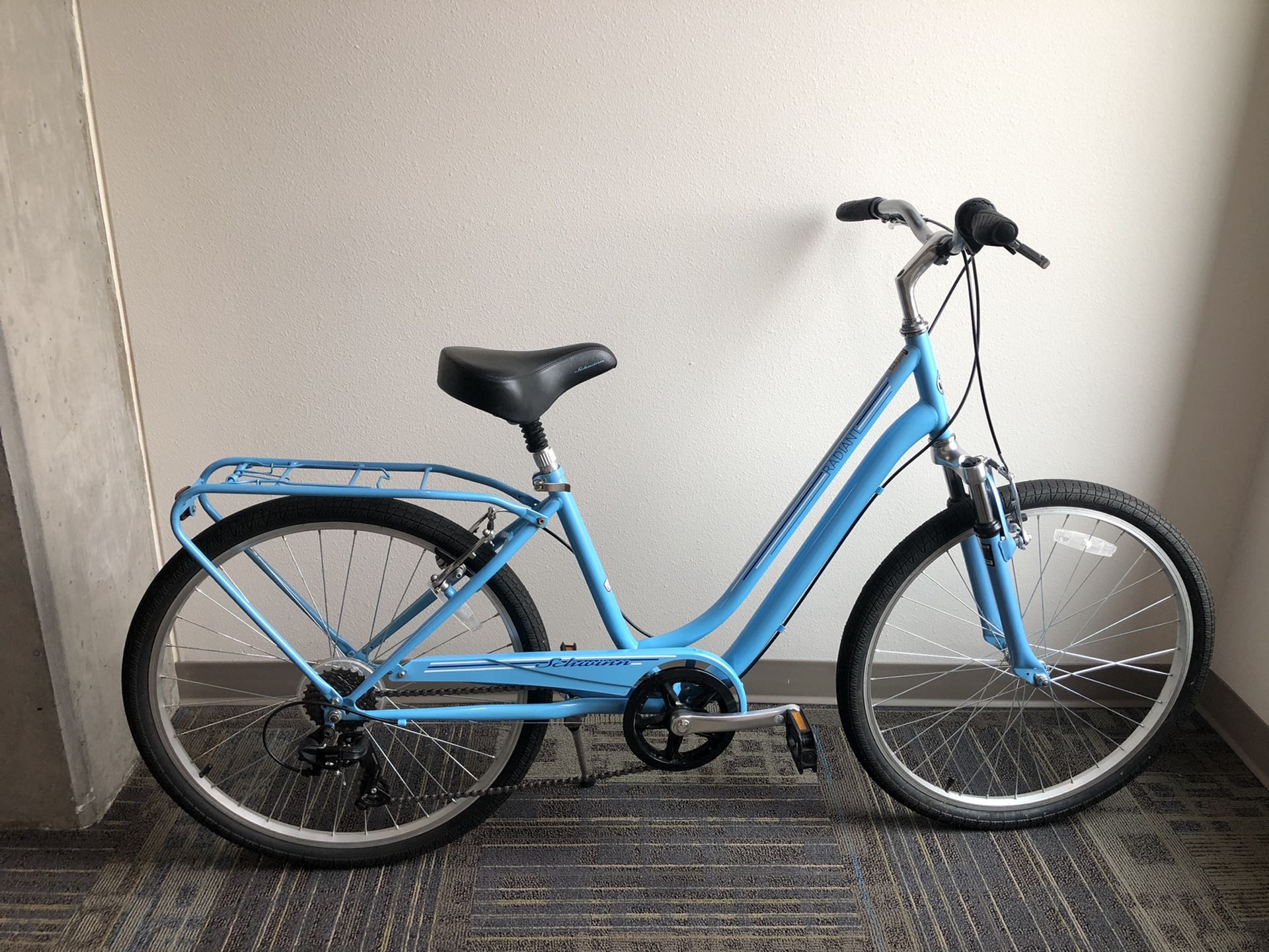 Schwinn Womens Radiant 26” Hybrid Bike Blue