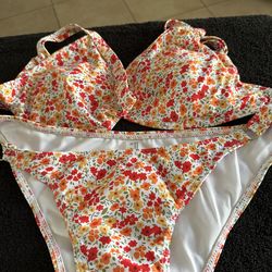 New 2 piece swimsuit Large