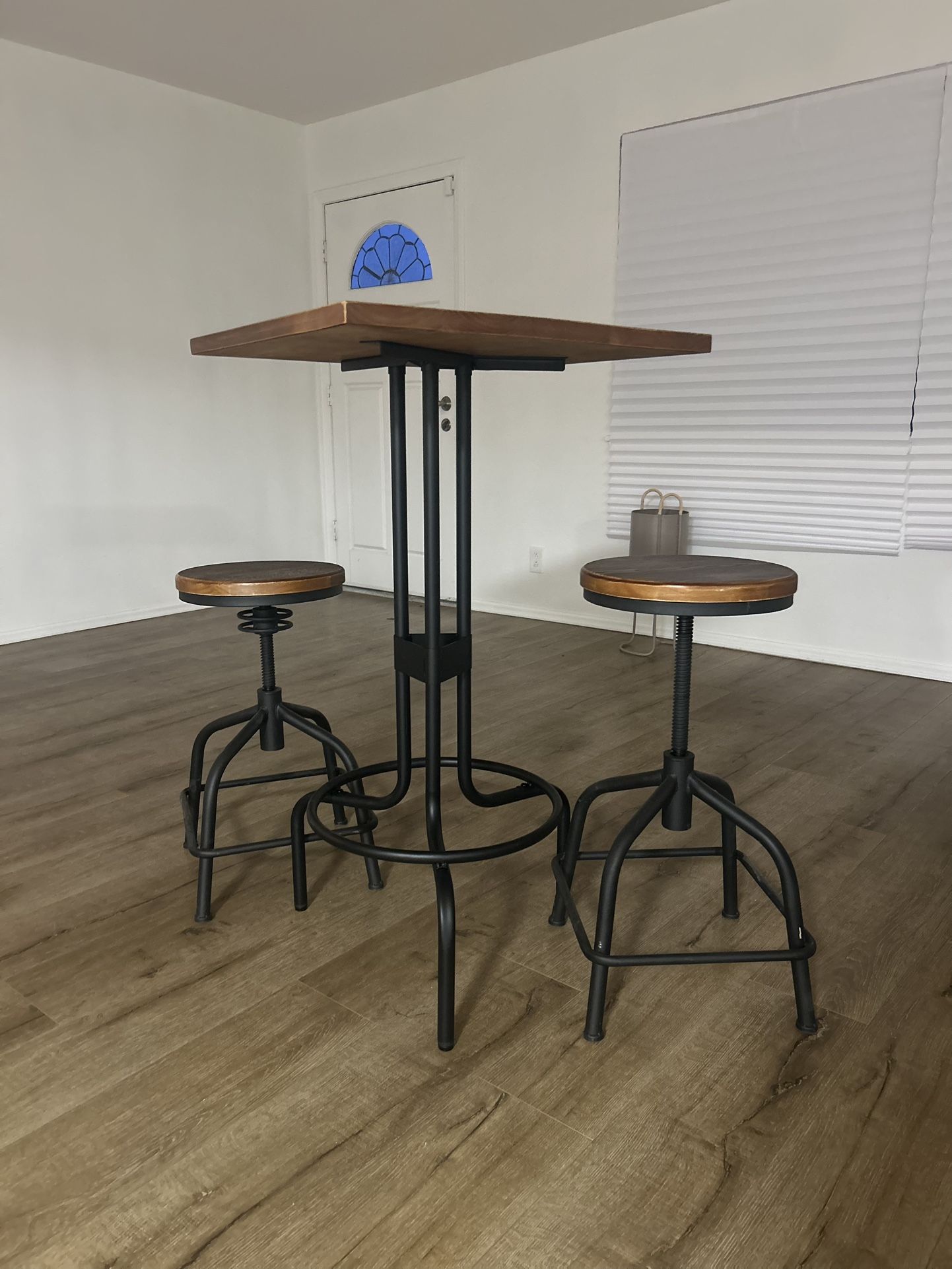 Bistro Bar Table W/2 Barstool 