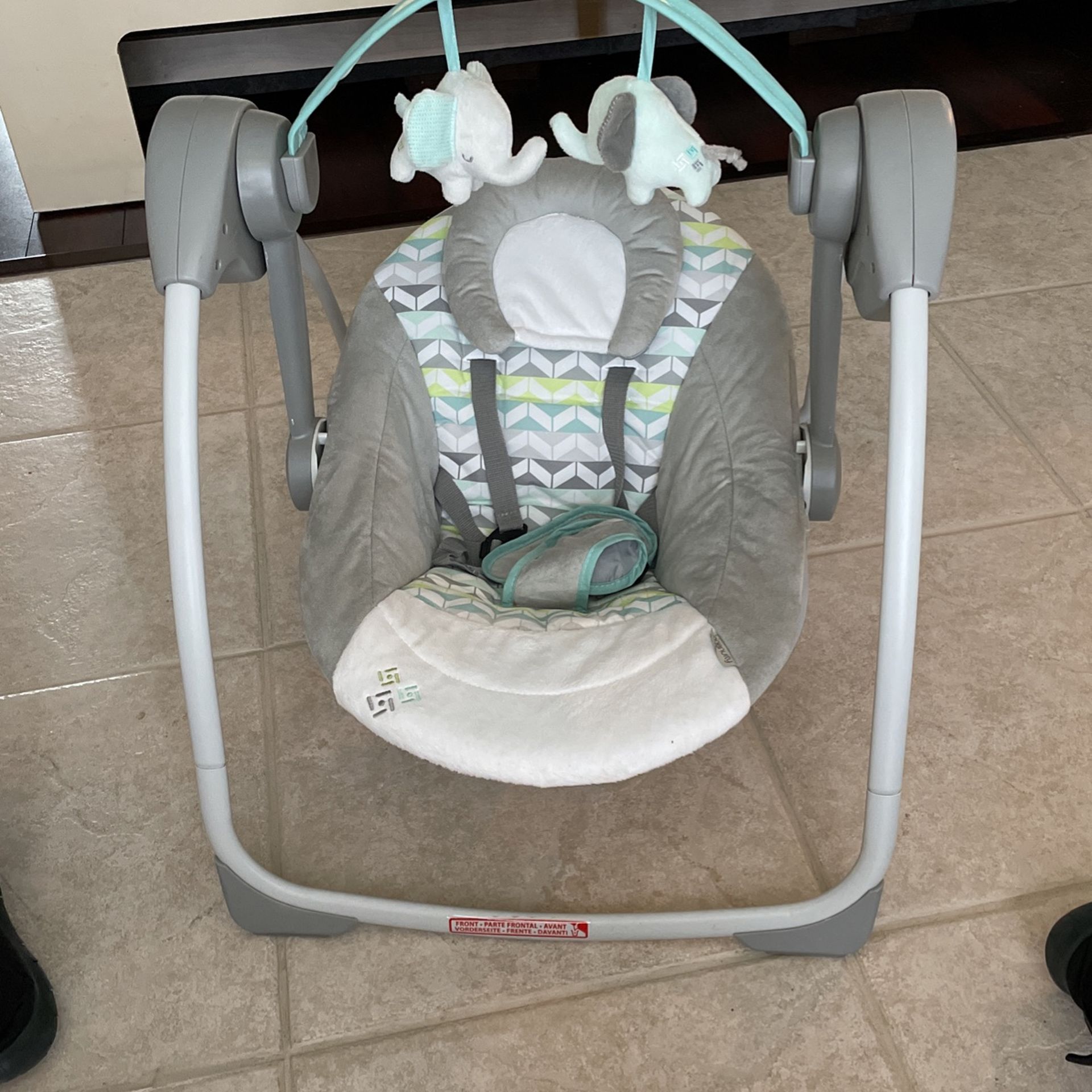 Ingenuity Comfort 2 Go Compact Portable 6-Speed Baby Swing 