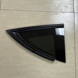 2020-2024 TESLA MODEL Y RIGHR PASSENGER REAR QUARTER WINDOW GLASS 1495741-99-H