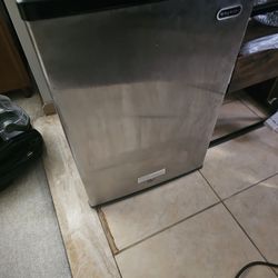 Must Go By 3/1 Front Door Freezer