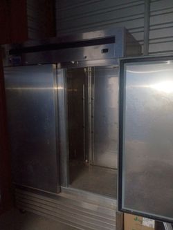 STAINLESS STILL COMMERCIAL FREEZER 🧊