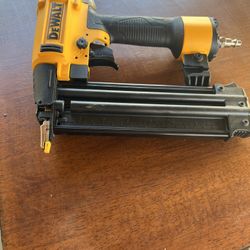 DEWALT 18-Gauge Pneumatic Corded Brad Nailer