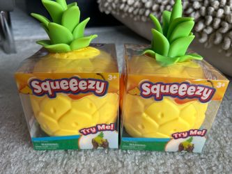 🍍 Pineapple Squeezy Fidget Toy – New in Box