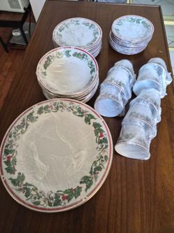 Holiday Dinner Set 8 place set