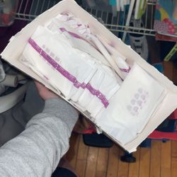 Breast Pads 