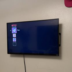 34 Inch Vizio Flatscreen With Wall Mount
