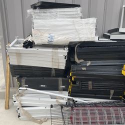 Lote de racks o estantes de plastico. 