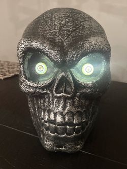 Skull Halloween Prop with light up eyes and sounds