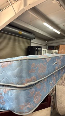 Mattress  twin