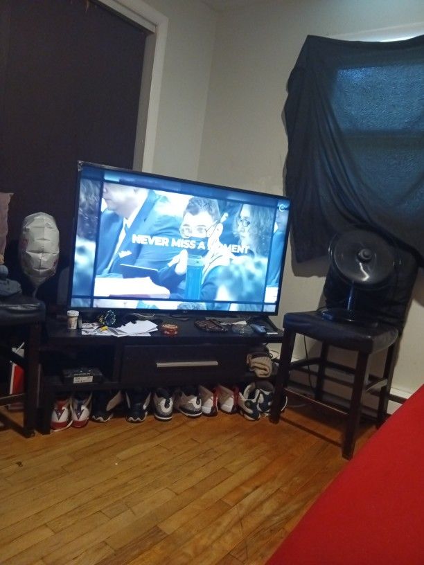 58 Inch LG Smart TV