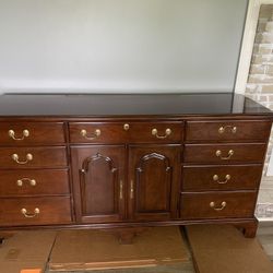 Harden Furniture Mahogany Dresser and Trifold Mirror