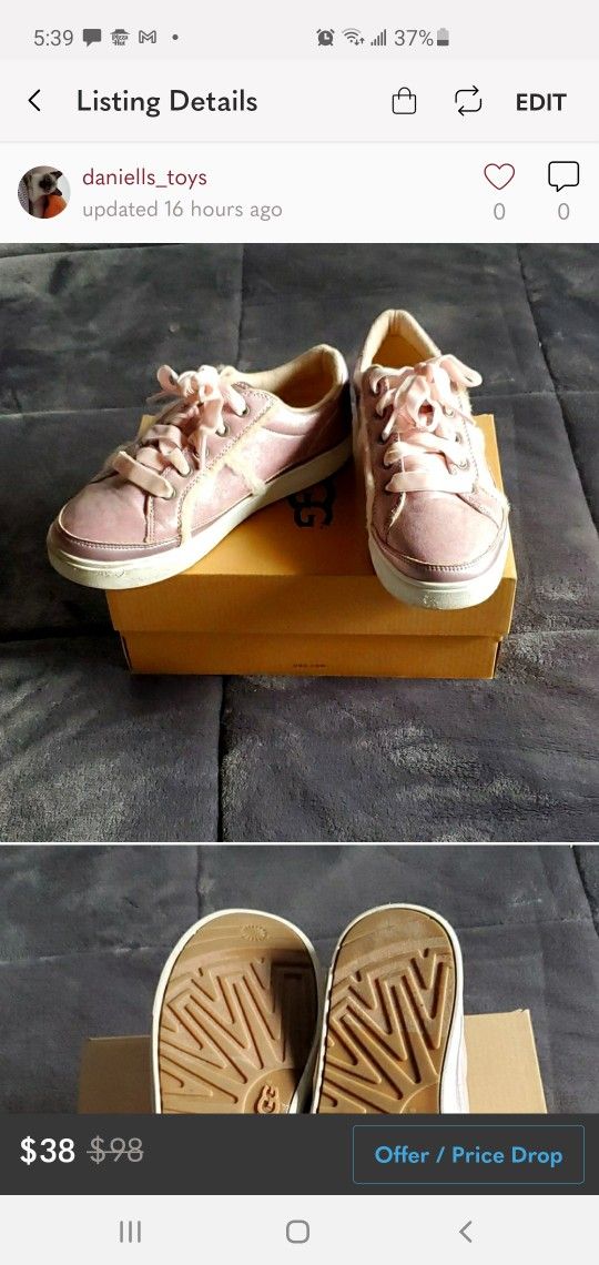 Great shape Big Girls size 5 Ugg sneakers