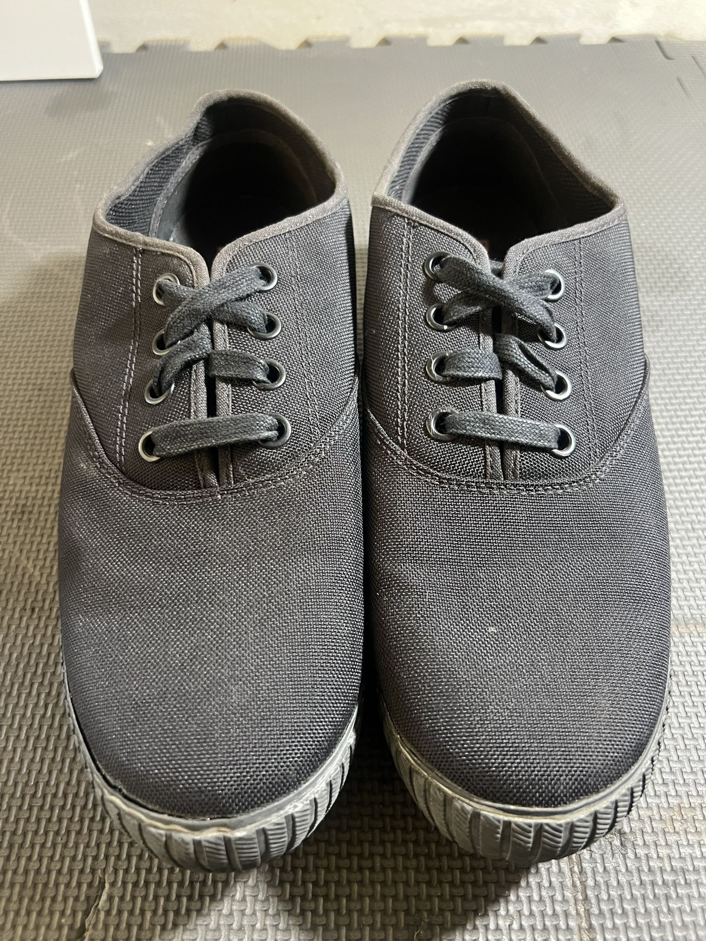 Chrome Size 10 Cycling Shoes