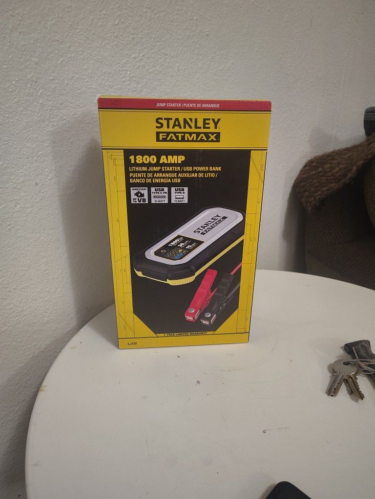 Stanley FatMax 1800 Amp Lithium Jump Starter / Power Bank