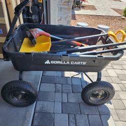 NEW Gorilla Carts 12 cu ft 1600 lbs poly dump cart